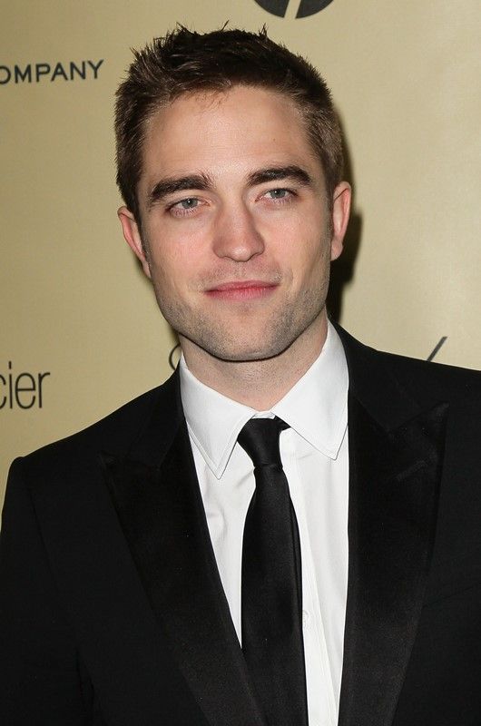 Robert Pattinson has a new girlfriend?
