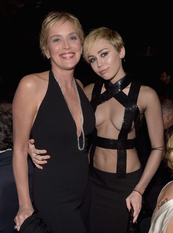 Miley’s difficult dress