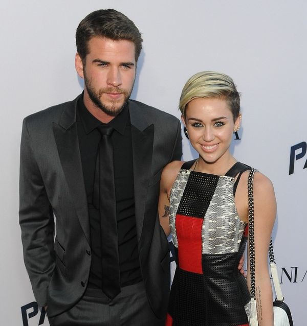 Miley & Liam sing in the car