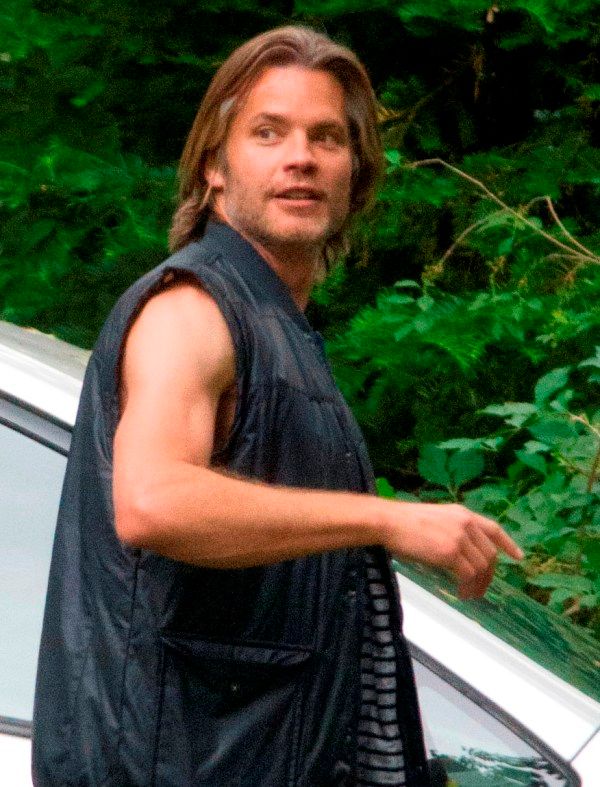 Timothy Olyphant’s longer hair