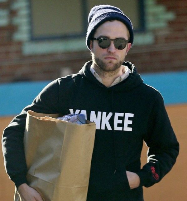 Robert Pattinson’s brown bag