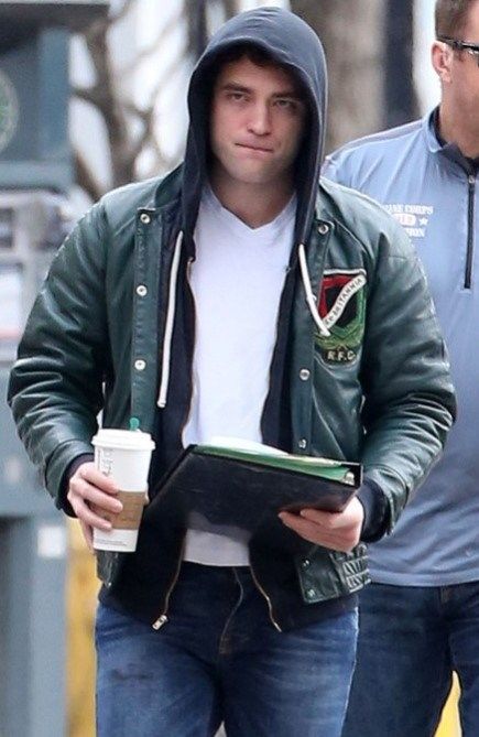 Robert Pattinson’s winter pants …and future Oscar?