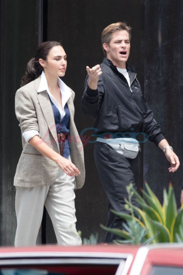 Diana & Steve: shoulder-pads and fanny packs