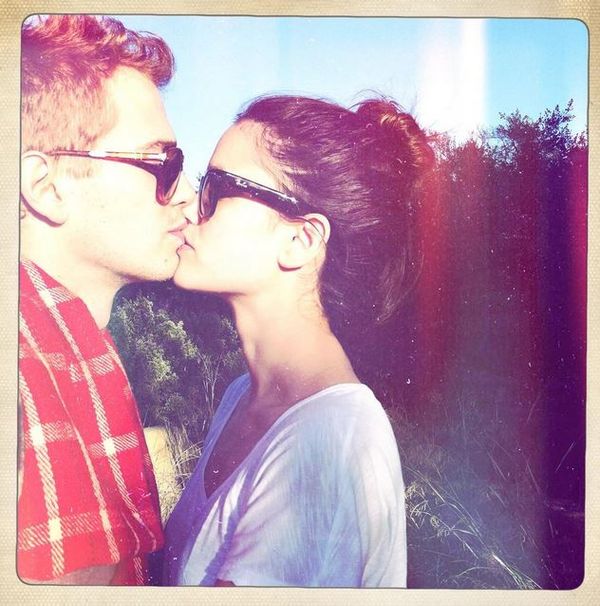 Rachel kissing Hayden