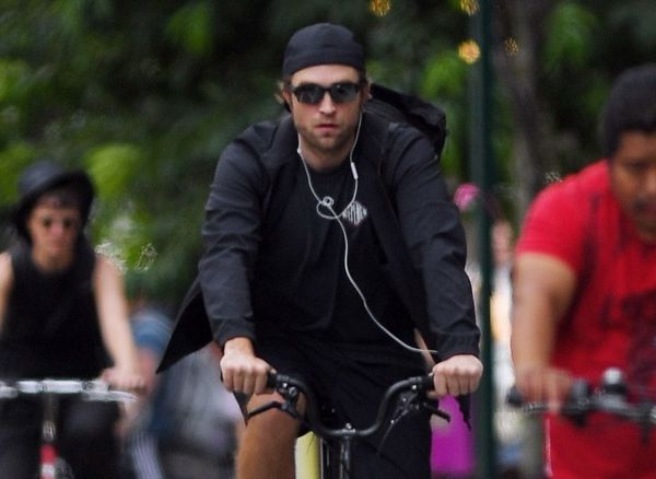 Robert Pattinson’s little bike