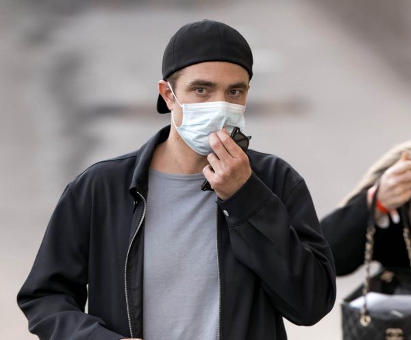 Robert Pattinson tries to be honest