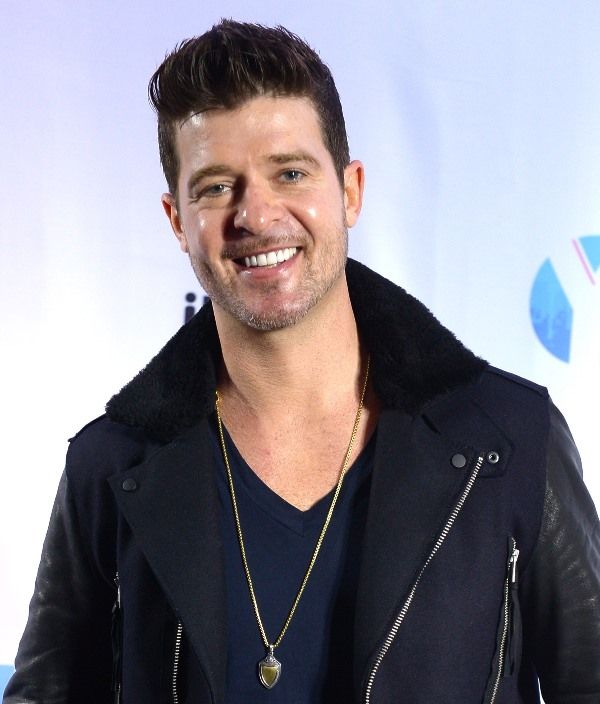 Robin Thicke: Halloween pimp