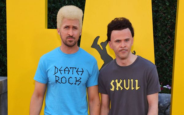 Ryan Gosling keeps stunting