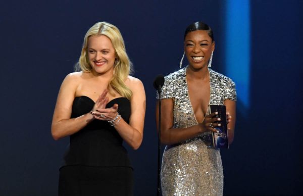 Handmaids Cuteness at Emmys