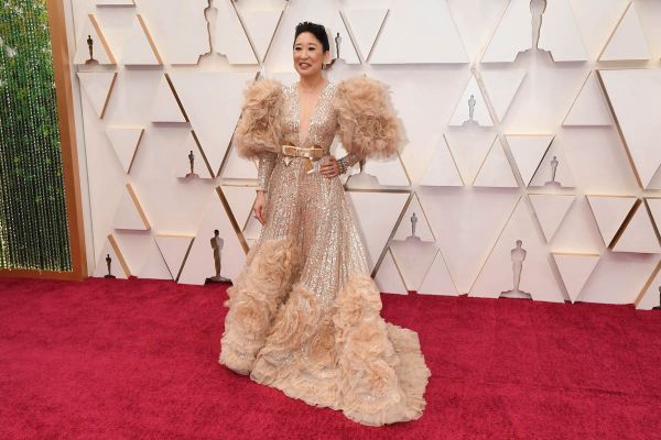 Sandra Oh: The Heavenly Angel & The Black Swan – Oscars Best Dressed (Lainey)