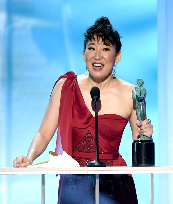 Sandra Oh Surprises at SAGs