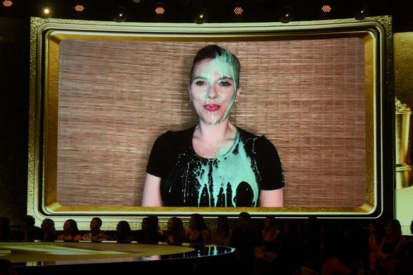 Scarjo Gets Slimed