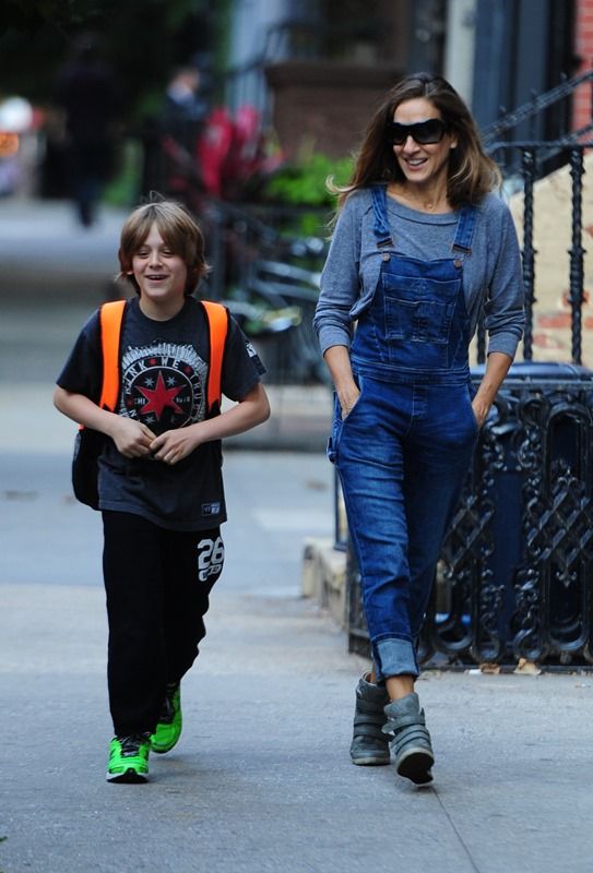 Mothers on the school run