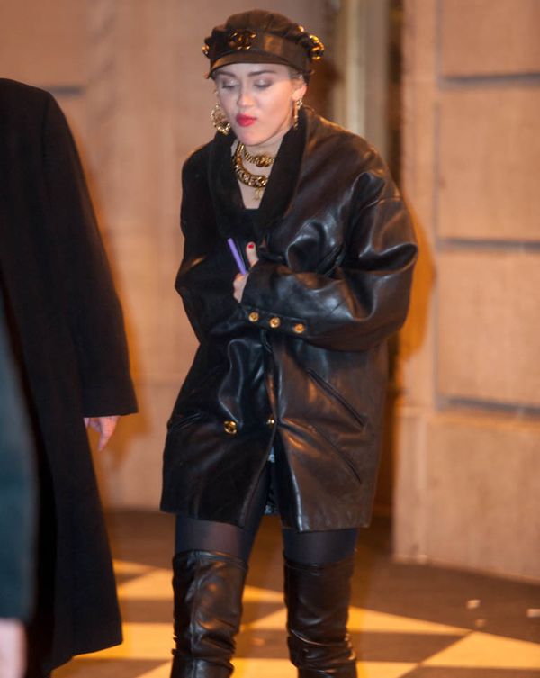 Smutty Roundup: Miley sounds great, Charlize & Sean, and single Giovanni