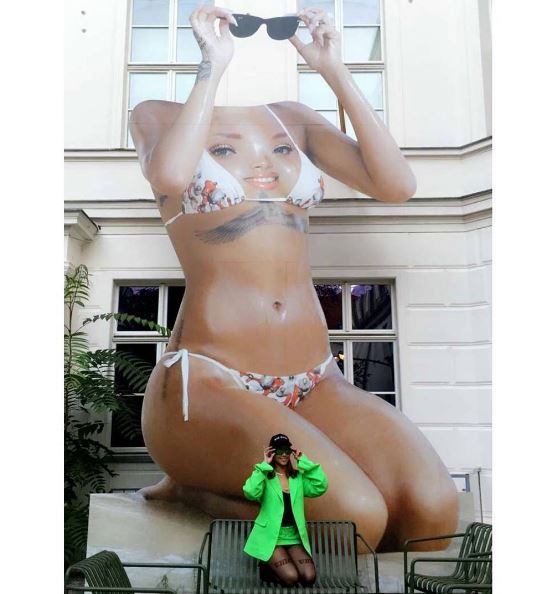 Smutty Social Media, August 18, 2016