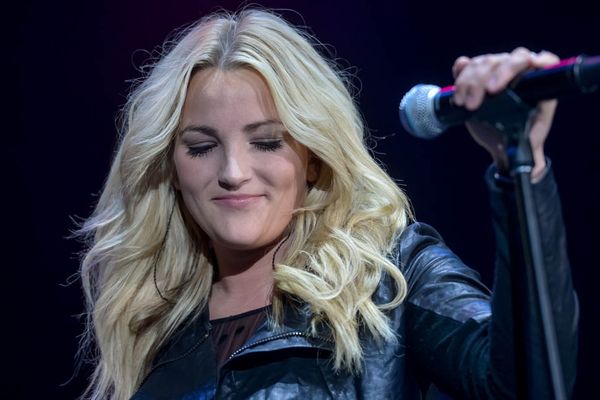 Roughneck celebrity sisters: Spears edition