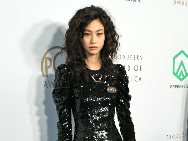 Hoyeon Jung: a twin?