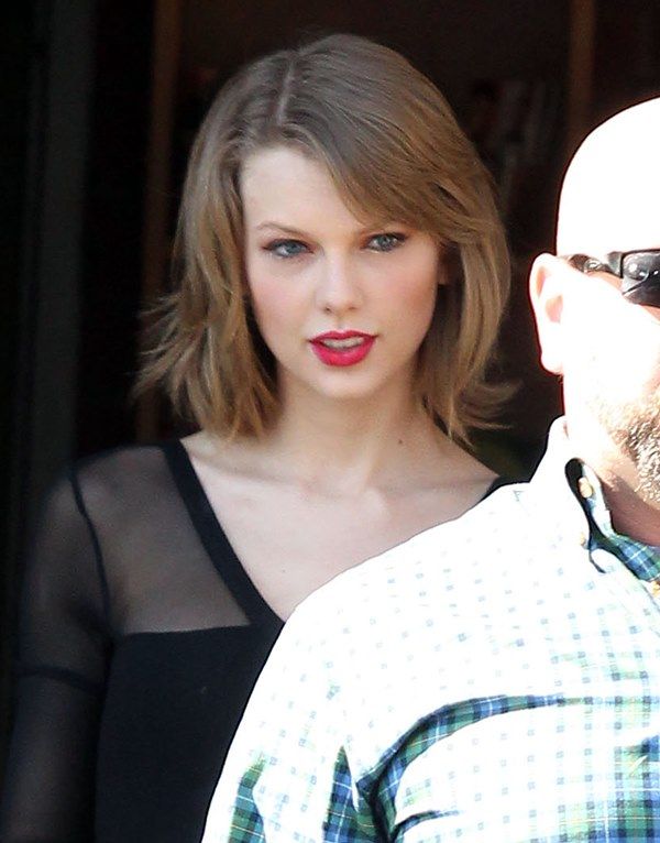 Jakey stole Taylor’s heart…and her flower?