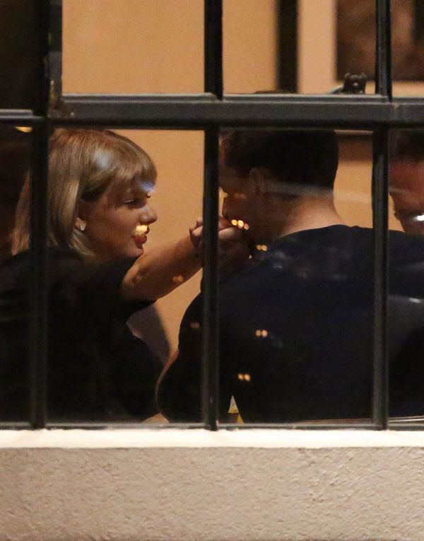 Swoki: handkissing at dinner