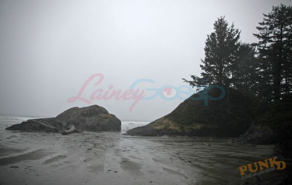 Bella and Jacob by the beach