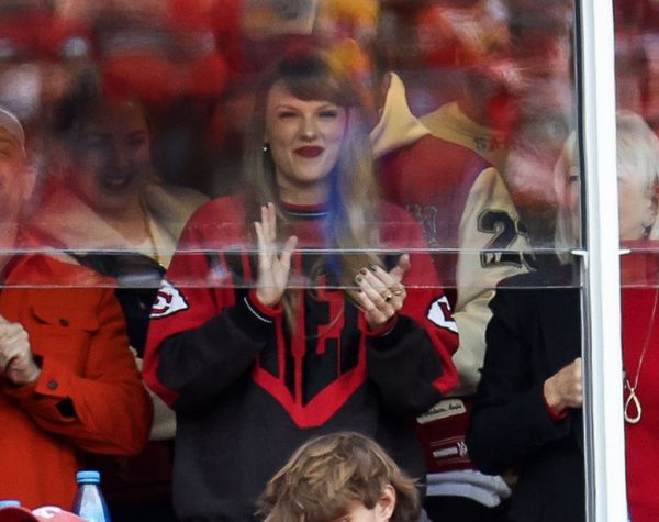 Taylor Swift: Sunday loss, Monday gold