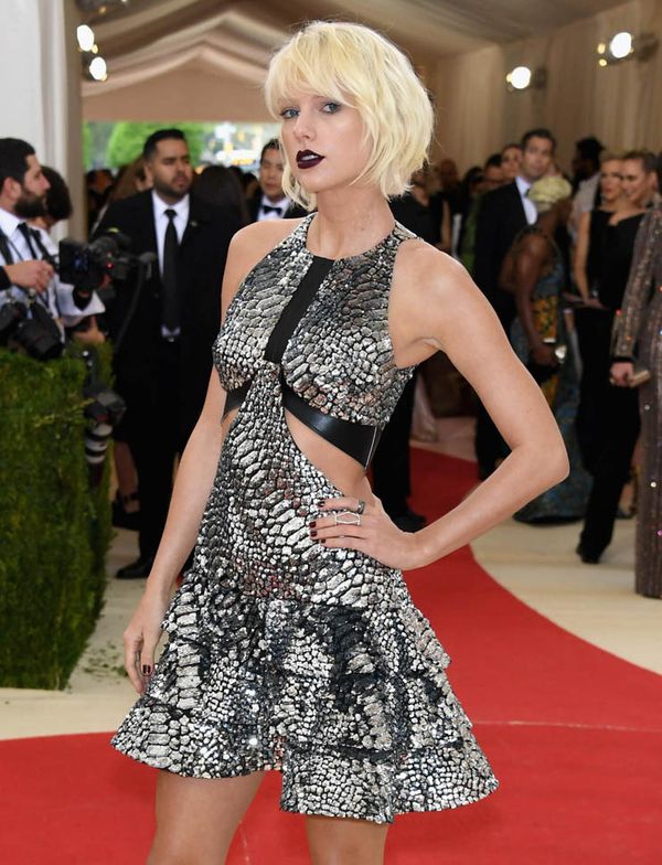 Taylor Swift: the MET Gala’s silver dancer