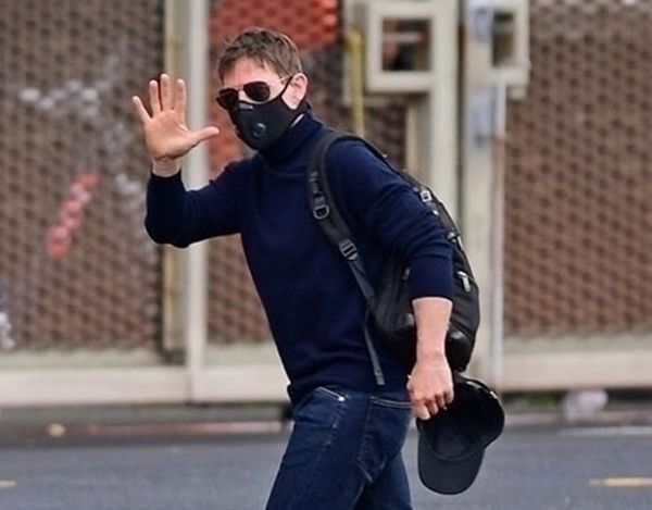 Tom Cruise goes to the movies