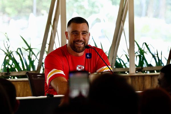 Travis Kelce: Engaged and Relaxed