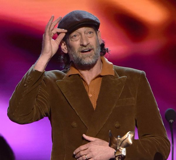 Oscar’s hipster cousin had a party