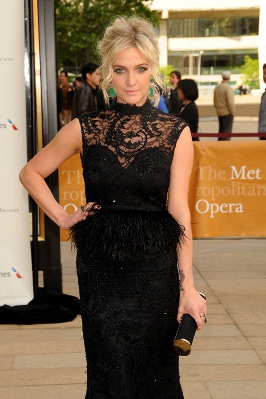 Carpets & Candids: Ashlee's feather peplum