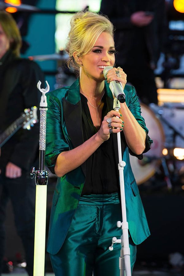 Carpets & Candids: Carrie’s New Year’s shiny suit