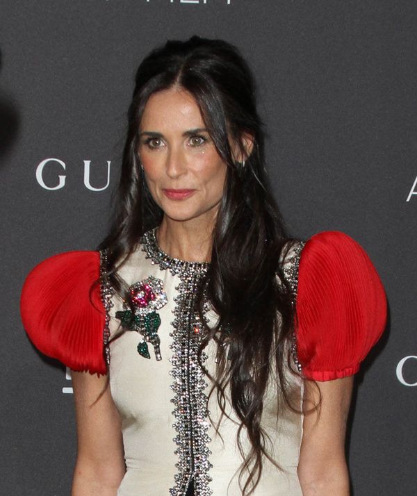 Carpets & Candids: Demi’s red shoulders