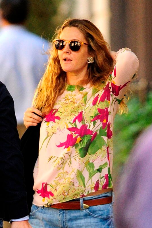 Carpets & Candids: Drew’s Chanel earrings