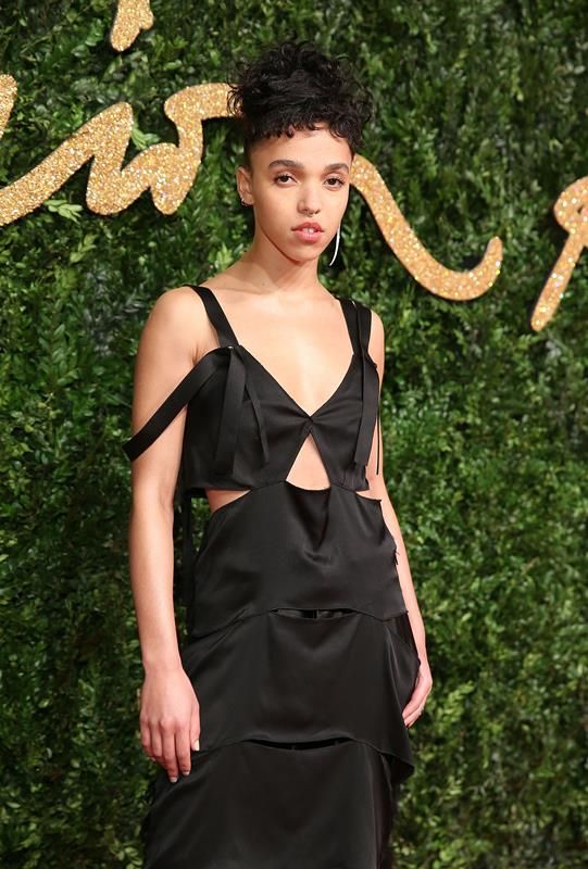 Carpets & Candids: 2 hits for twigs