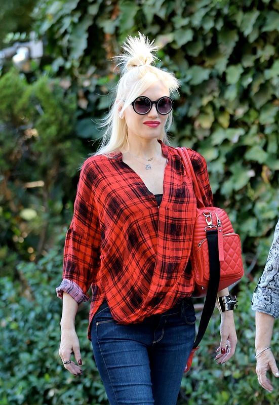 Carpets & Candids: Gwen’s tartan top