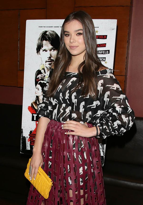Carpets & Candids: Hailee’s skirt over a dress
