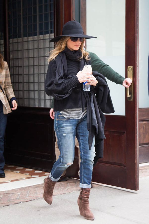 Carpets & Candids: Jennifer Aniston’s boyfriend jeans