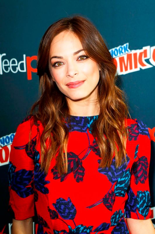 Carpets & Candids: Kristin Kreuk’s print and shoes