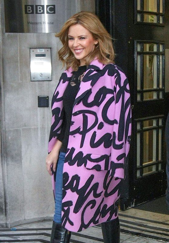 Carpets & Candids: Kylie’s pink and purple coat