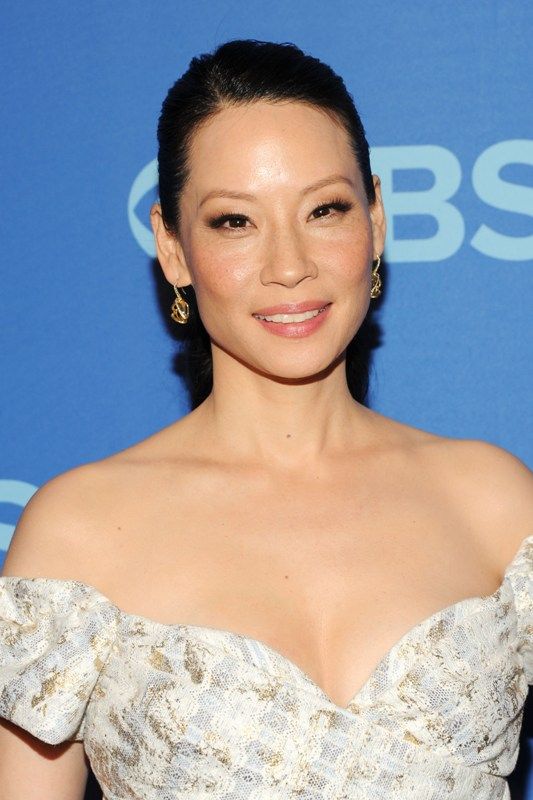 Carpets & Candids: Lucy’s off-the-shoulder and bad shoes