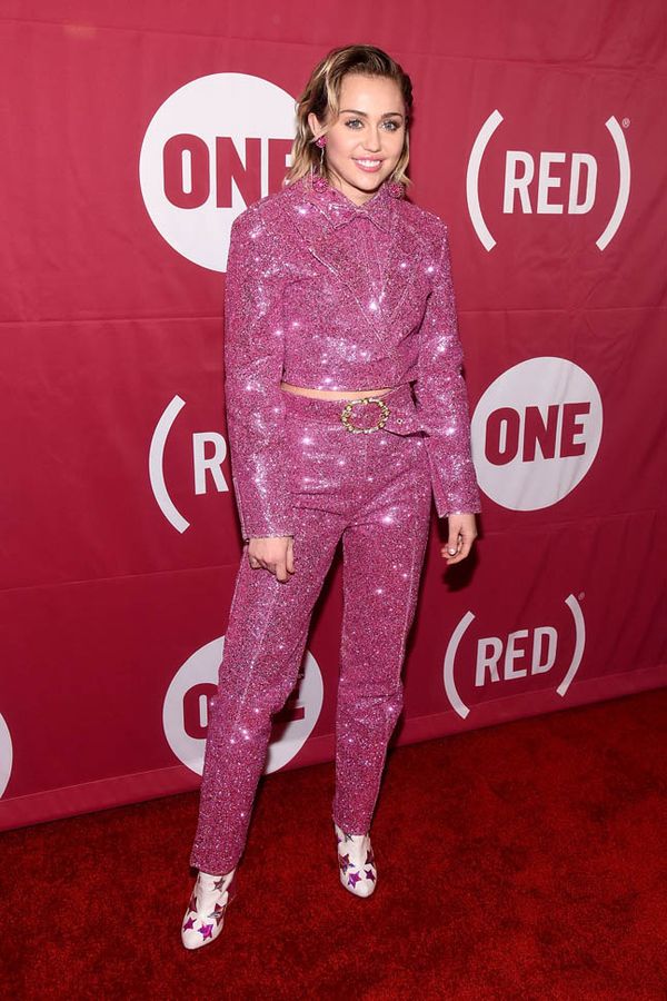 Carpets & Candids: Miley’s starry booties