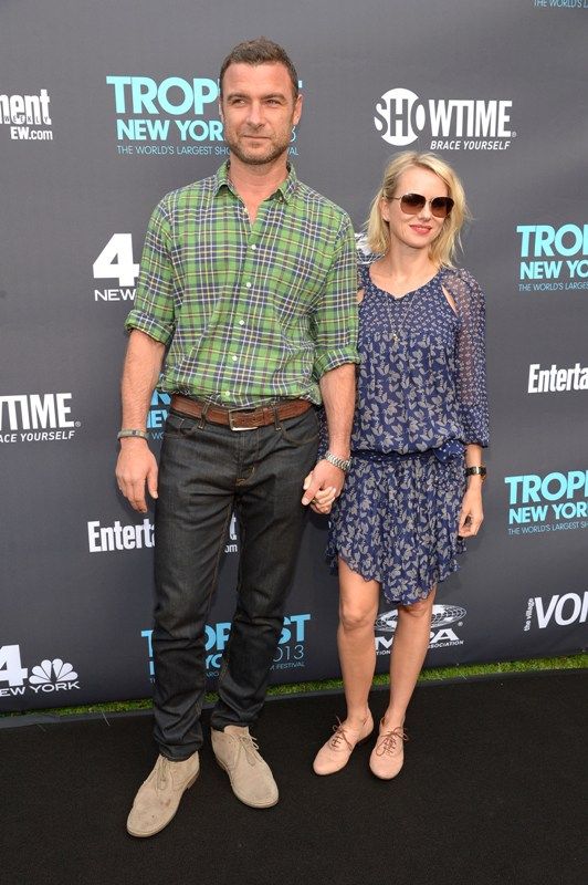 Sasha Finds: Naomi’s Nude Oxfords and Dress