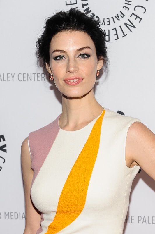 Carpets & Candids: Jessica’s white pumps