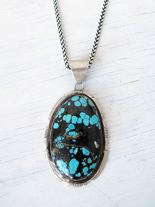 Sasha’s INTO IT: AX + Apple