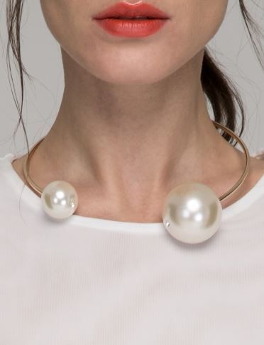 Sasha’s INTO IT: Pearl Collar
