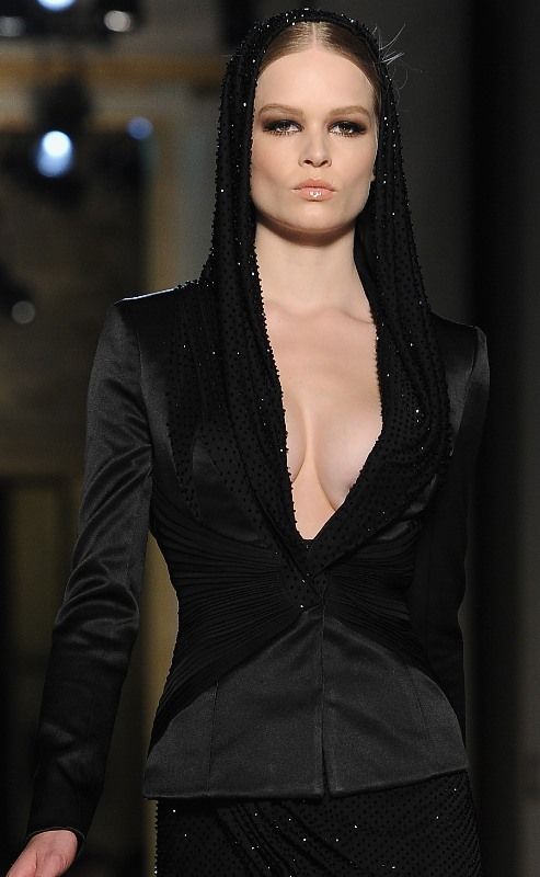 Paris Fashion Week: Atelier Versace Haute Couture S/S 2014