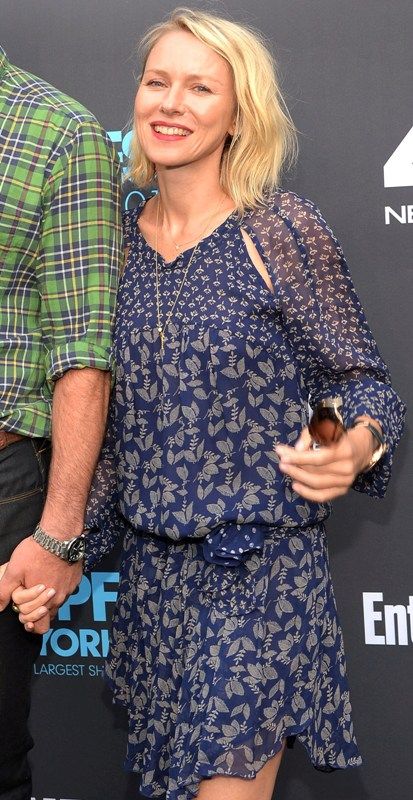 Carpets & Candids: Naomi’s print dress and nude oxfords