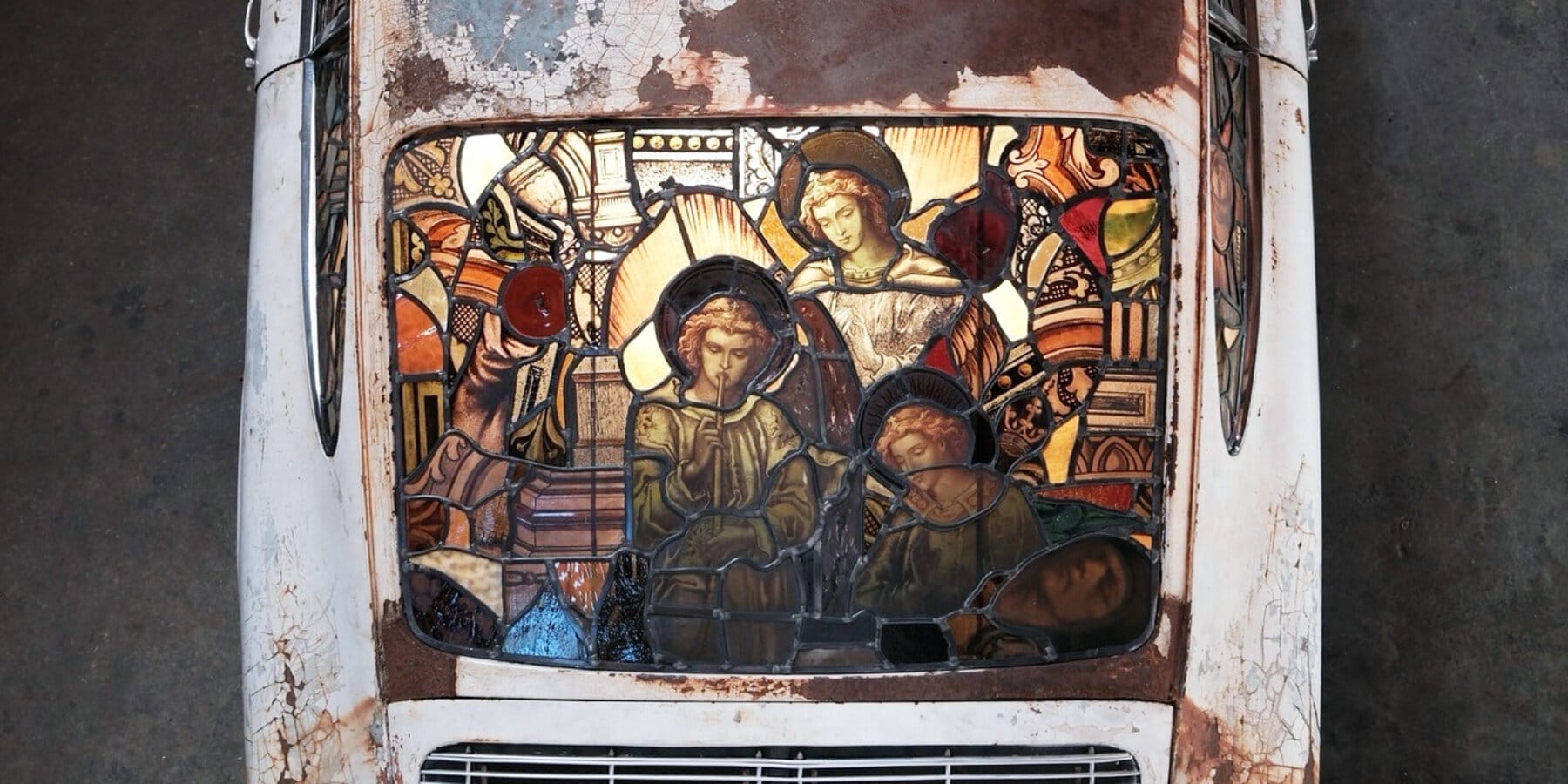 Ben Tuna Turns a Rusted Porsche 911 into a Stained Glass Showpiece