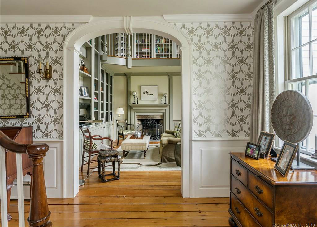 Ozias Seymour entrance, 1807. Photo: William Raveis Real Estate