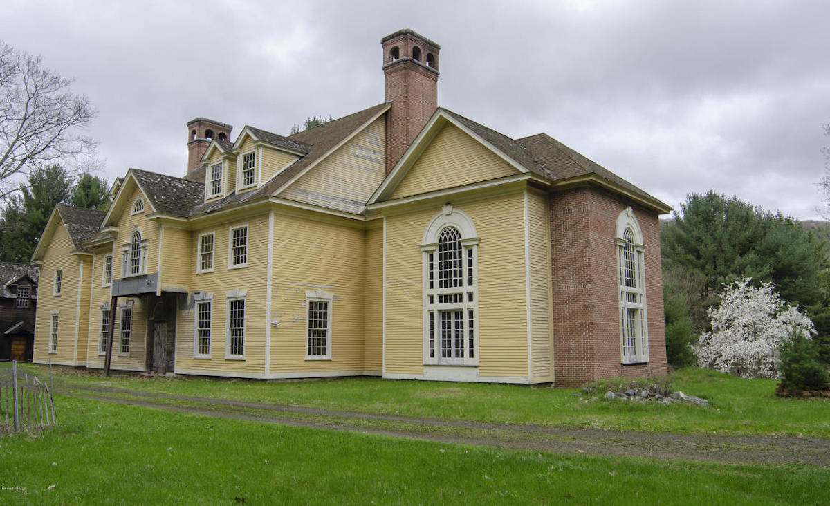 Exterior Exterior